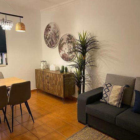 אלמיירים Country Town Apartment מראה חיצוני תמונה