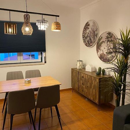 אלמיירים Country Town Apartment מראה חיצוני תמונה